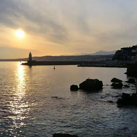 Avec Balcon A 7 Min Du Port Et De Garibaldi Διαμέρισμα