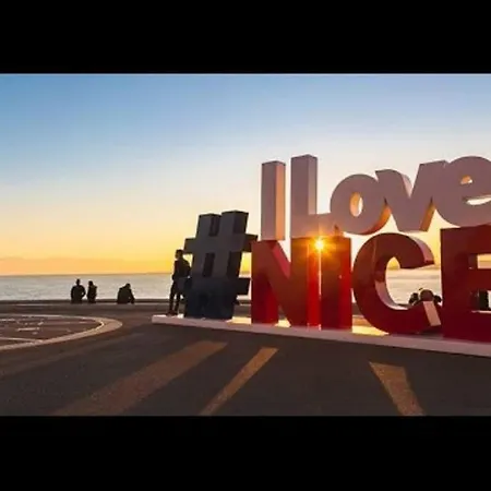 Avec Balcon A 7 Min Du Port Et De Garibaldi Lägenhet *