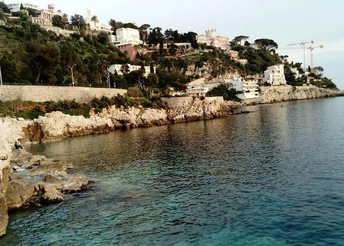 Avec Balcon A 7 Min Du Port Et De Garibaldi